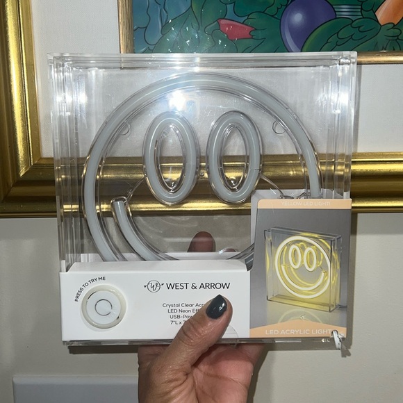 Smiley Face Neon Box 😀😃🥰😍 - Picture 2 of 5